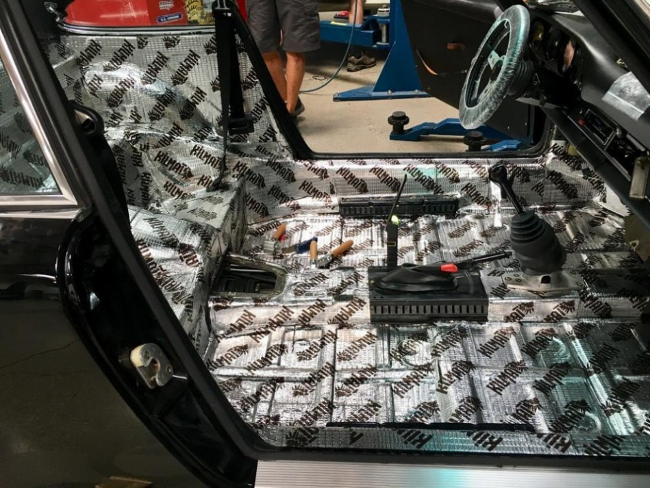 Geluidsisolatie in de auto: waarvan hangt de werking af?