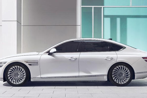 Test Genesis G80 Electrified sedan: luxe met elektrische aandrijving Foto 2