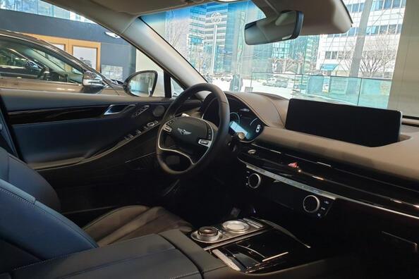 Test Genesis G80 Electrified sedan: luxe met elektrische aandrijving Foto 6