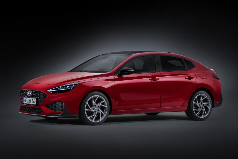 Review van de stijlvolle liftback Hyundai i30 Fastback