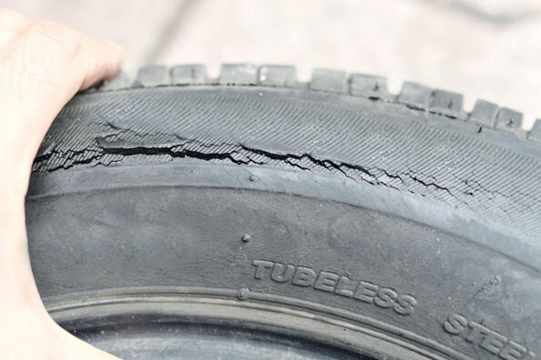 Scheuren in banden: reden tot alarm of niet?