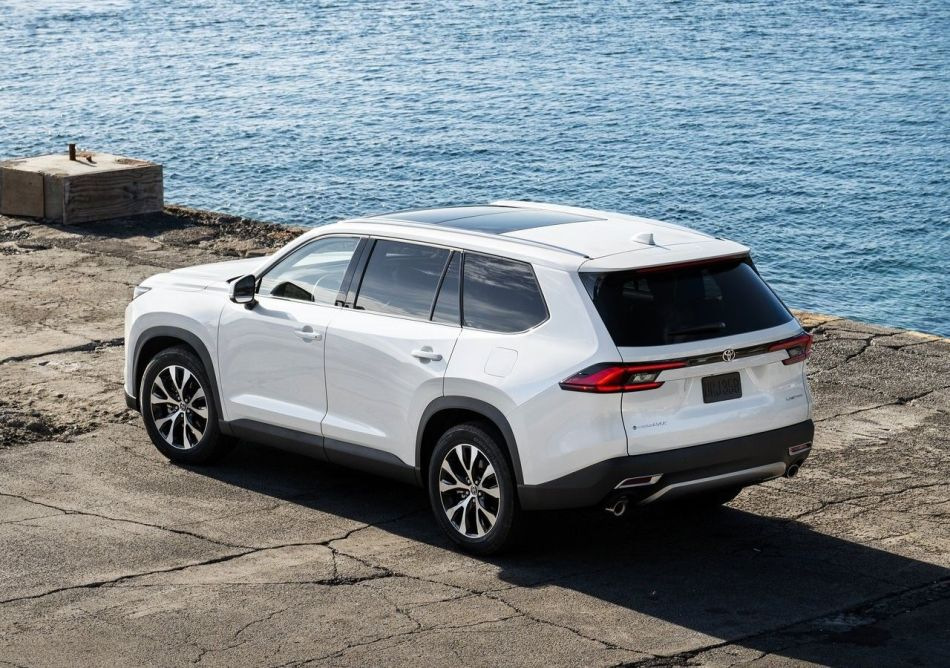 Review van de grote crossover Toyota Grand Highlander