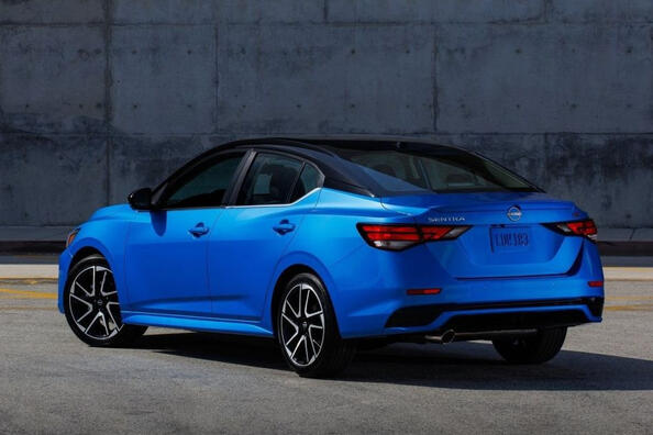 Nissan Sentra 2023: midsize sedan met vernieuwde look Foto 4