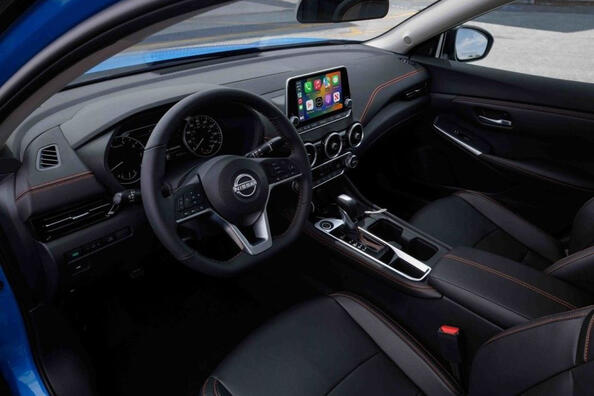 Nissan Sentra 2023: midsize sedan met vernieuwde look Foto 5