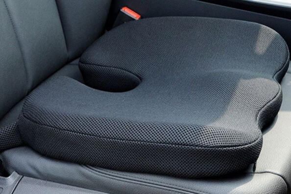 Zo kies je een orthopedisch zitkussen voor in de auto