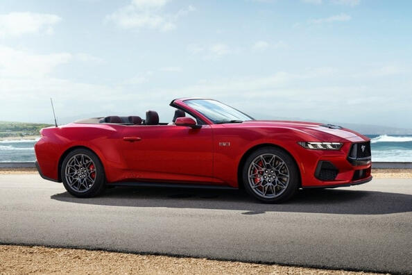 Review: Ford Mustang Convertible 2023