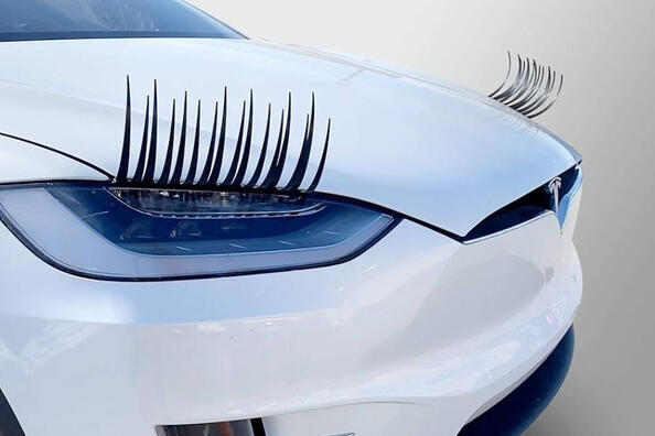 Wimpers op autokoplampen: modetrend of zinloze gril?