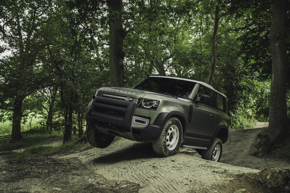 Land Rover Defender 90: review van de driedeurs SUV Foto 1