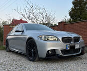 BMW 5 Serie F10/F11 2010–2016 Voorbumper lip DPT Lip V-1 (voor M-Performance, hoogglans zwart) foto 1