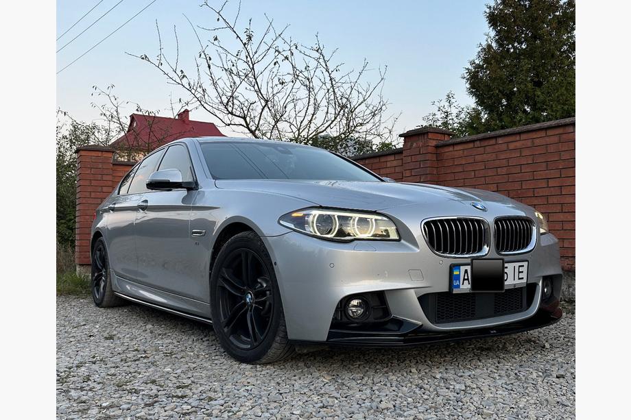 BMW 5 Serie F10/F11 2010–2016 Voorbumper lip DPT Lip V-1 (voor M-Performance, hoogglans zwart) Image