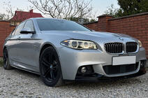 BMW 5 Serie F10/F11 2010–2016 DPT V-1 dorpelverlengers (voor M-Sport/M5 dorpels, hoogglans zwart) foto 1