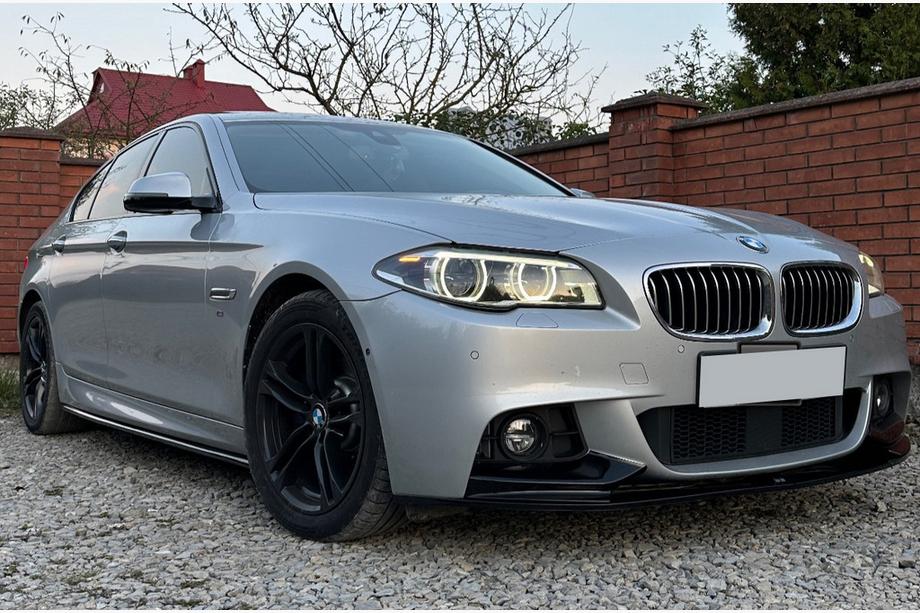 BMW 5 Serie F10/F11 2010–2016 DPT V-1 dorpelverlengers (voor M-Sport/M5 dorpels, hoogglans zwart) Image