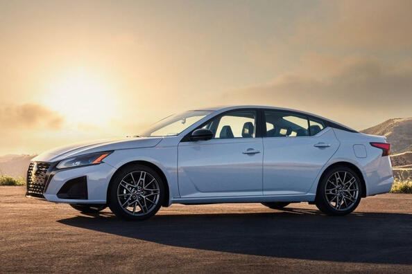 Nissan Altima: vernieuwde sedan voor comfortabel rijden