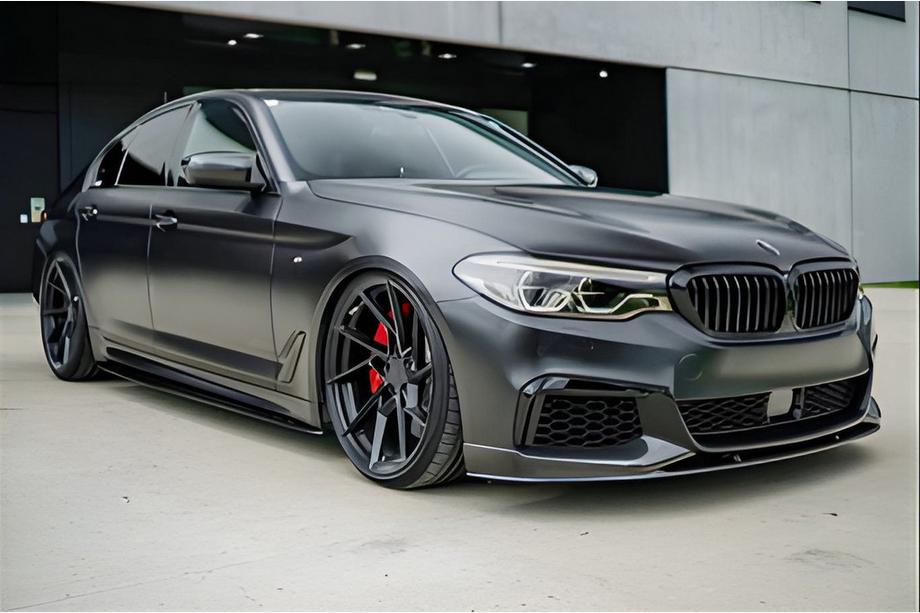 BMW 5 Serie G30/G31 2017–2023 Voorbumper lip spoiler DPT Lip V1 (voor M-Performance 2017-2020, hoogglans zwart) Foto 1