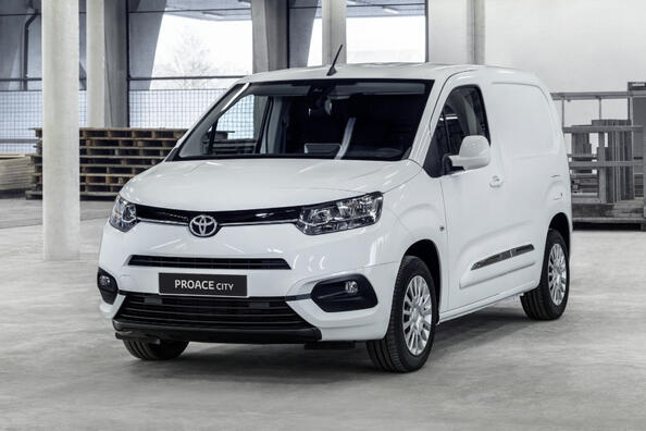Review van de compacte bestelwagen Toyota Proace City Van