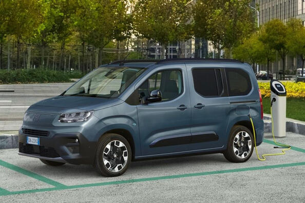 Review van de elektrische compacte bestelwagen Fiat E-Doblo