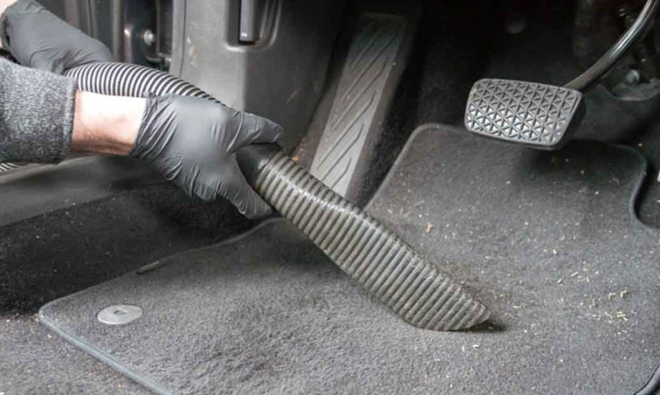 Autovloermatten schoonmaken: beproefde methodes
