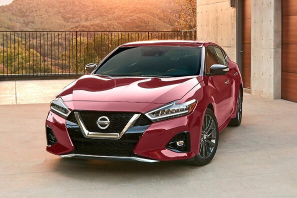 Review van de comfortabele en elegante Nissan Maxima sedan Foto 2