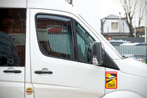 Mercedes Sprinter W906 2006–2018 Raamdeflectors, inbouw (semi-transparant, 2 st., Cagatay) foto 10