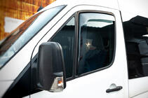 Mercedes Sprinter W906 2006–2018 Raamdeflectors, inbouw (semi-transparant, 2 st., Cagatay) foto 4