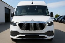 Mercedes Sprinter W907/W910 2018– Voorbumper met grille (Maybach) foto 3