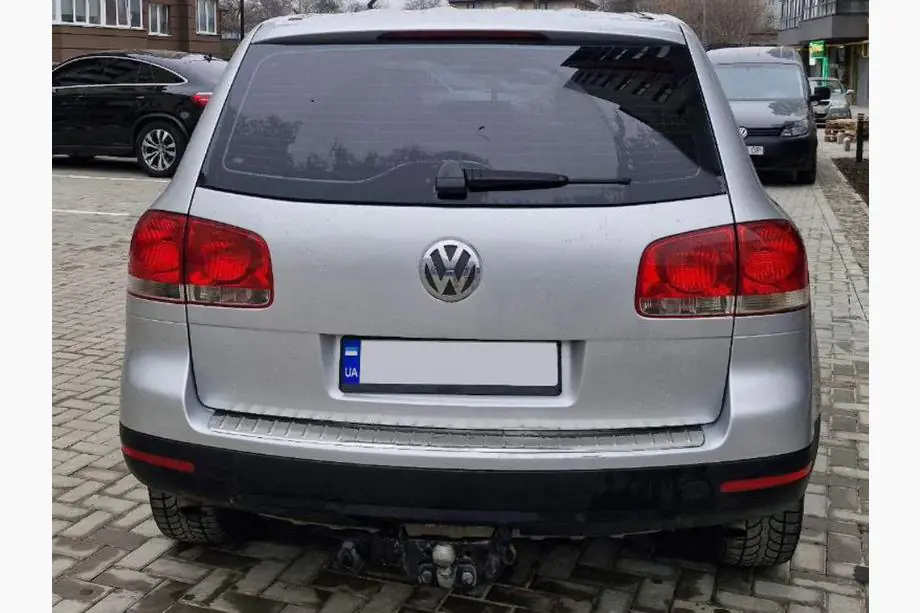 Volkswagen Touareg 2002–2010 RVS sierlijst voor achterbumper Carmos (RVS) Foto 1
