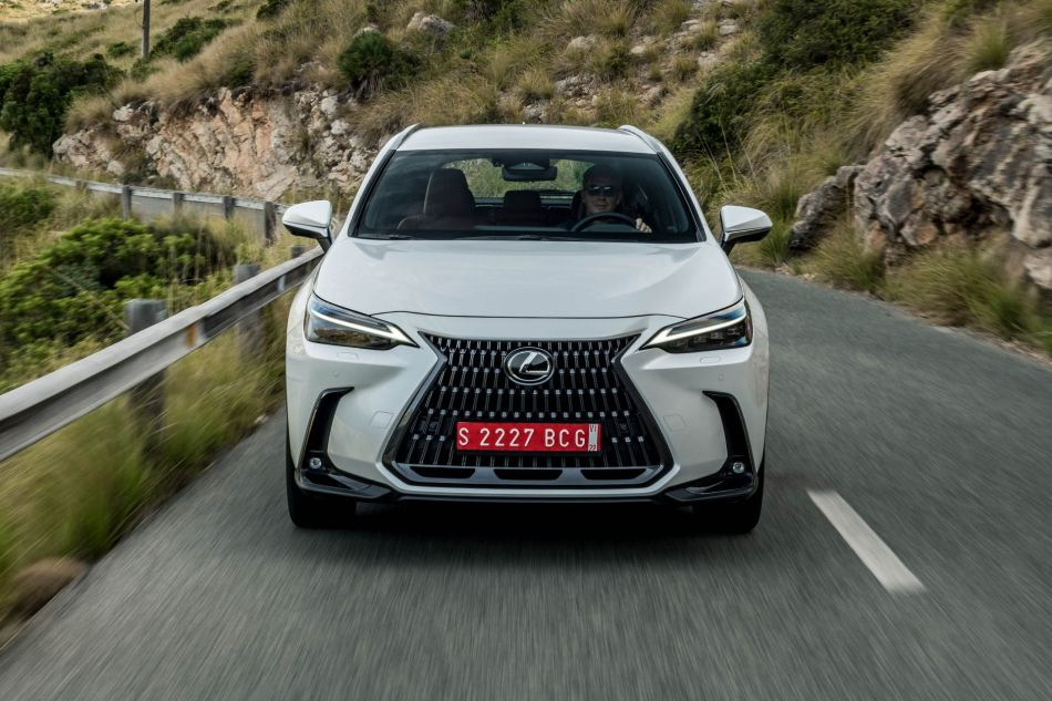 Review Lexus NX II generatie: sportiviteit en comfort gecombineerd