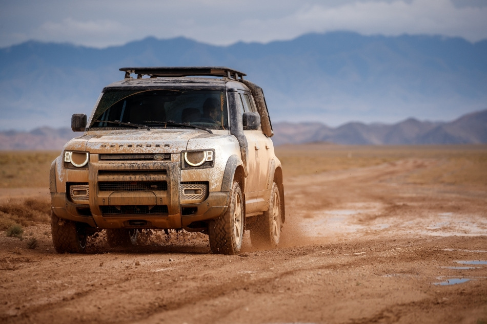 Review van de grote, krachtige SUV Land Rover Defender 110