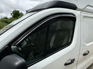 Renault Trafic 2015– Raamwindschermen EuroCap (2 stuks) foto 1