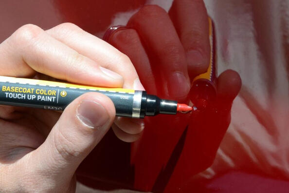 Zo kies je een lakstift voor de auto: tips