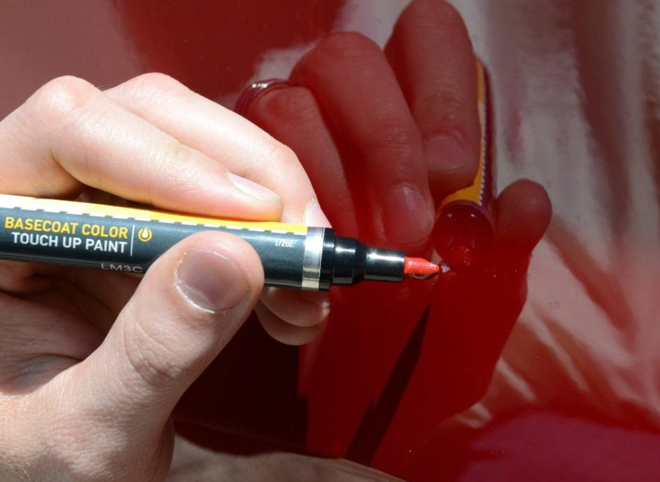 Zo kies je een lakstift voor de auto: tips