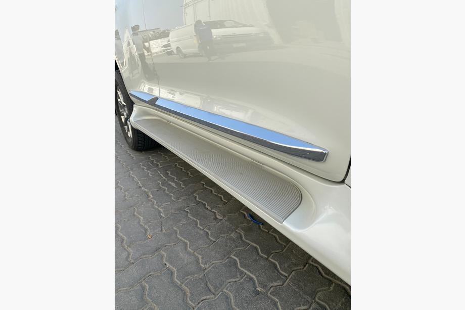 Lexus GX460 2009–2023 Side steps (2 stuks, aluminium) Zwarte kleur (zwarte side step) Foto 13