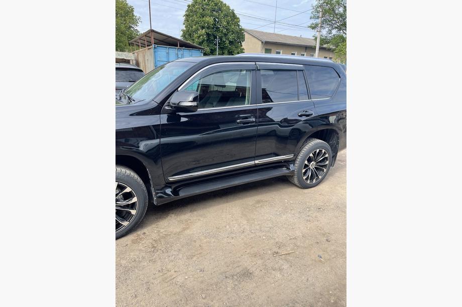 Lexus GX460 2009–2023 Side steps (2 stuks, aluminium) Zwarte kleur (zwarte side step) Foto 8