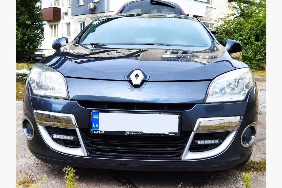 Renault Megane III 2009–2016 RVS hoekbeschermers voor de voorbumper 2008-2011 Image