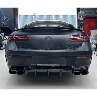 Achterdiffuser Black met uitlaateindstukken Black (AMG63 Design)