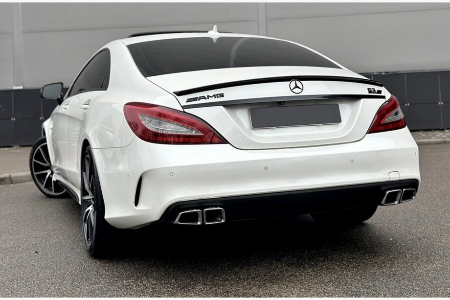 Mercedes CLS C218 2011–2018 Achterdiffuser met uitlaatsierstukken Black (2015-2018, CLS63 design) Foto 1