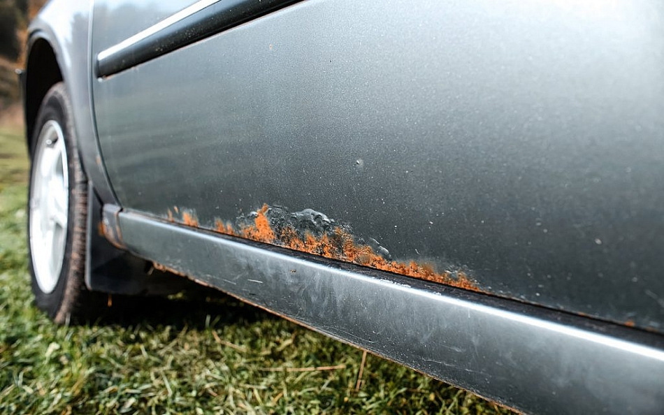 Zo verwijder je zelf roest van de carrosserie van je auto