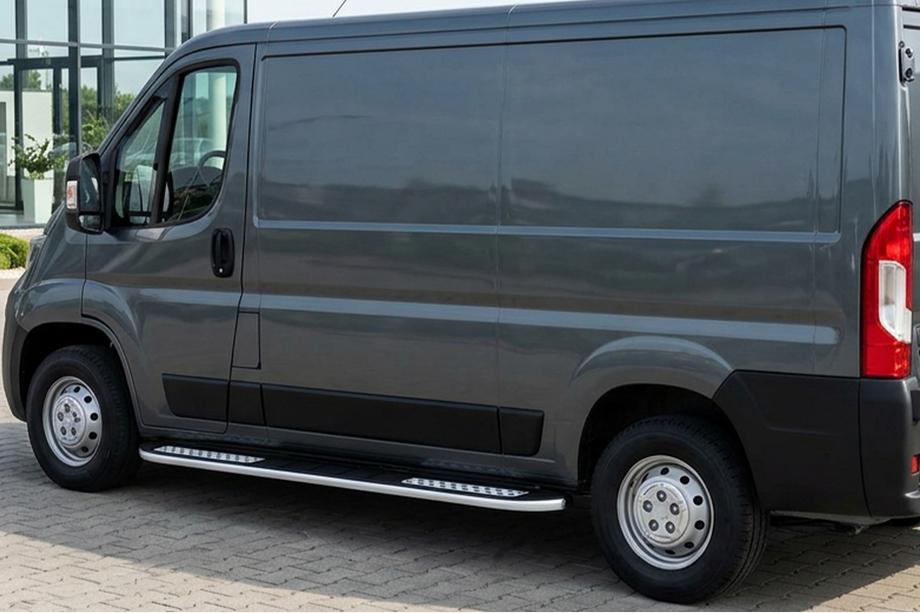 Opel Movano 2021– Tayga V2 side steps (2 stuks, aluminium) Image