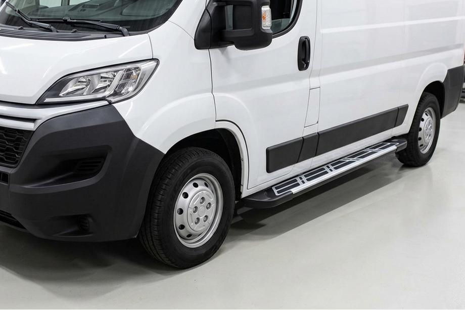 Opel Movano 2021– Sunrise side steps (set van 2, aluminium) Image