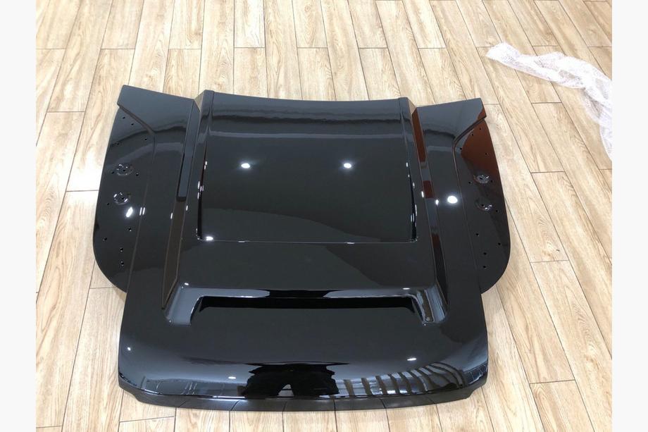 Land Rover Defender 2019– Carbon motorkap (Zhous design) Image