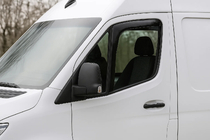 Mercedes Sprinter W907/W910 2018– Raamwindschermen (inbouw) Niken Luxury (2 st.) foto 1