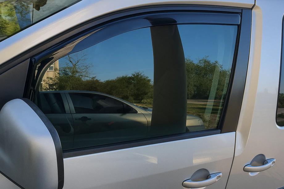 Volkswagen Caddy 2004–2010 Raamwindschermen (inbouw) Niken Luxury (2 st.) Foto 3