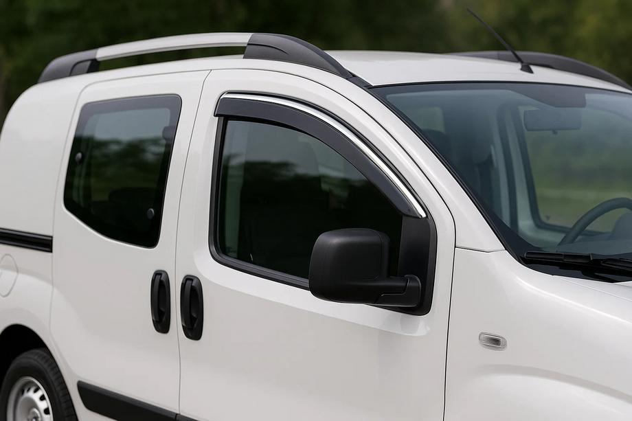 Fiat Fiorino/Qubo 2008–2024 Raamwindschermen met chromen sierlijst Niken Luxury (2 stuks) Image