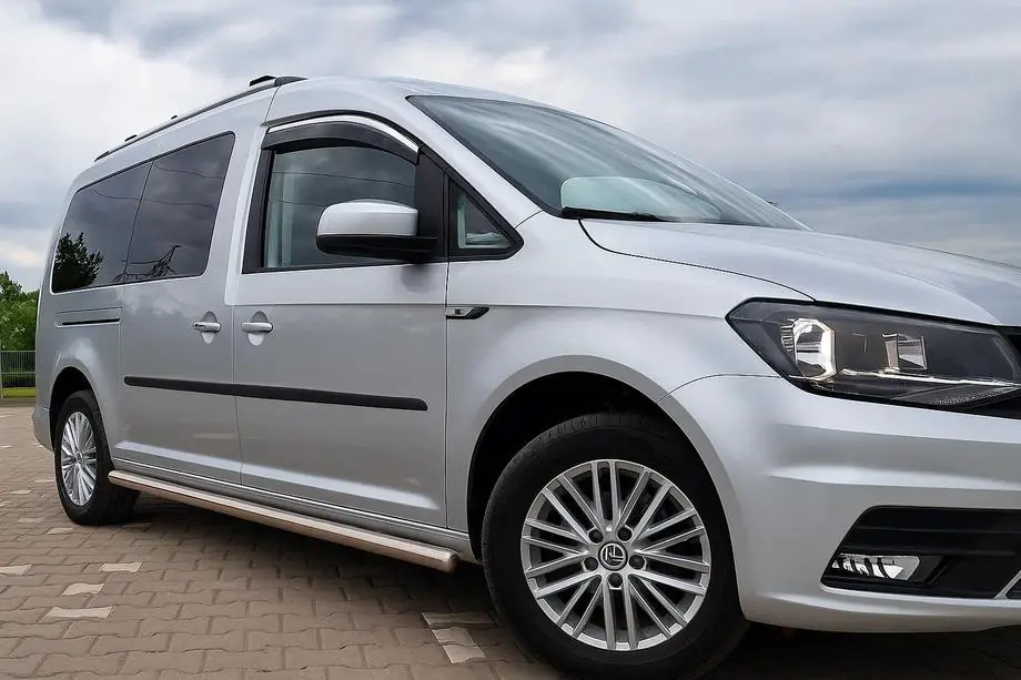 Volkswagen Caddy 2015–2020 Raamwindschermen met chromen sierlijst Niken Luxury (2 stuks) Image