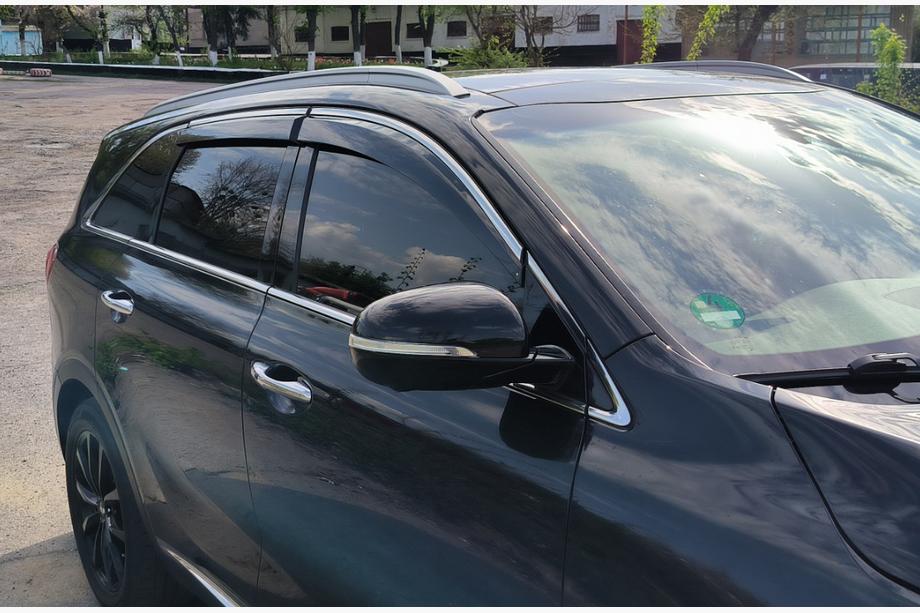 Kia Sorento III UM 2014–2020 Windschermen met chromen sierlijst Niken Luxury (4 stuks) Image