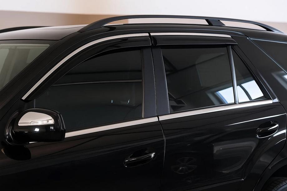 Mercedes ML W164 2005–2011 Windschermen met chromen sierlijst Niken Luxury (4 stuks) Image