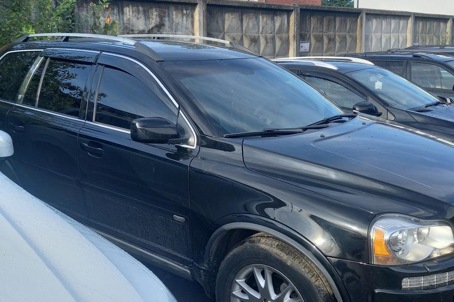 Volvo XC90 2002–2014 Windschermen met chromen sierlijst Niken Luxury (4 stuks) Foto 1