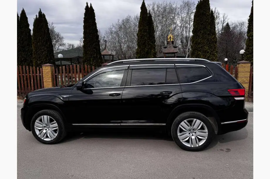 Volkswagen Atlas (Terramont) 2016– Raamwindschermen met chromen sierlijst Niken Luxury (6 stuks) Image