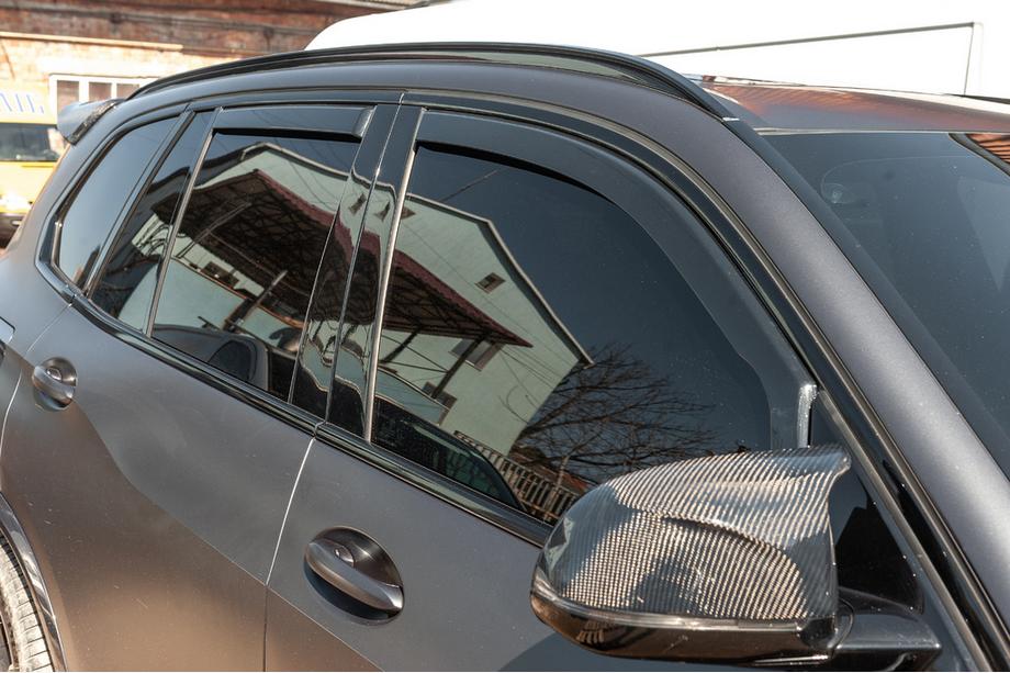BMW X5 G05 2019–2026 In-channel raamdeflectoren Niken Luxury (4 stuks) Foto 1
