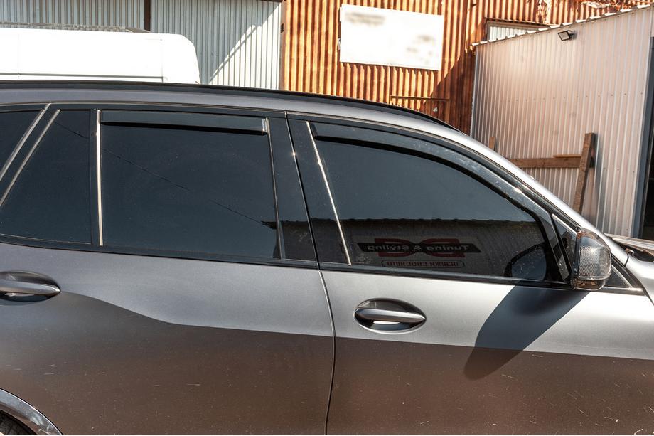 BMW X5 G05 2019–2026 In-channel raamdeflectoren Niken Luxury (4 stuks) Foto 8